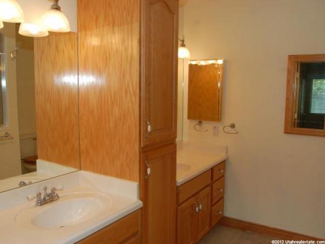 8685 S 1700 E, Sandy, UT 84093 — photo 8