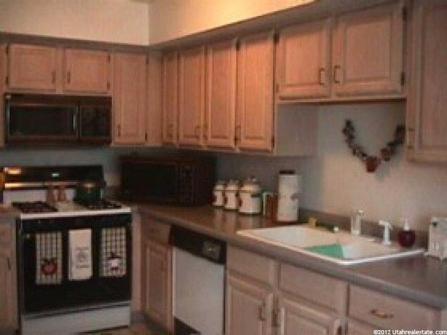 655 Williamsburg Park Cir, Sandy, UT 84070 — photo 2