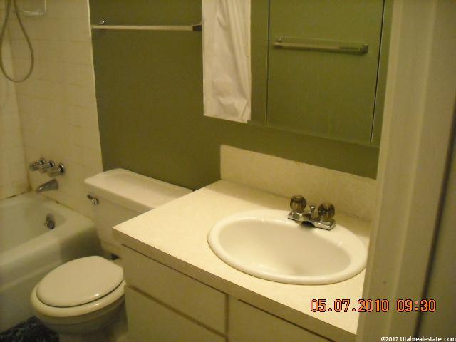 1062 E Oxford Dr S, Ogden, UT 84403 — photo 3