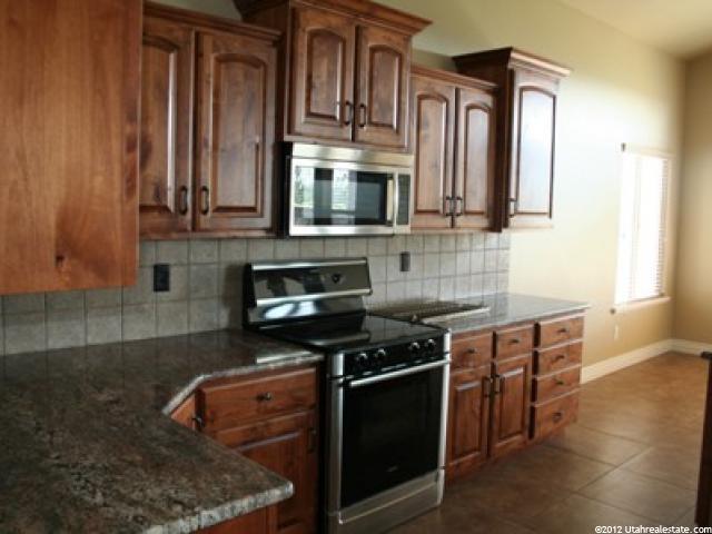3207 W St Andrews Dr, Syracuse, UT 84075 — photo 2
