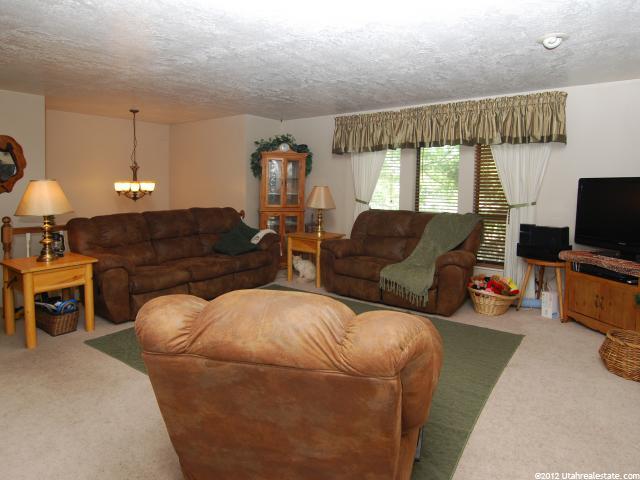 4424 S 2100 W, Roy, UT 84067 — photo 9