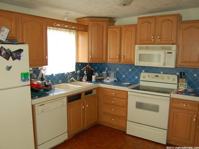 2392 N 890 W, Clinton, UT 84015 — photo 3