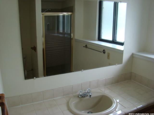 1085 W 25 N, Clearfield, UT 84015 — photo 5