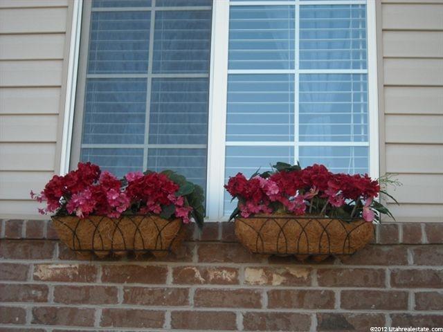 943 N 780 W, Clinton, UT 84015 — photo 2