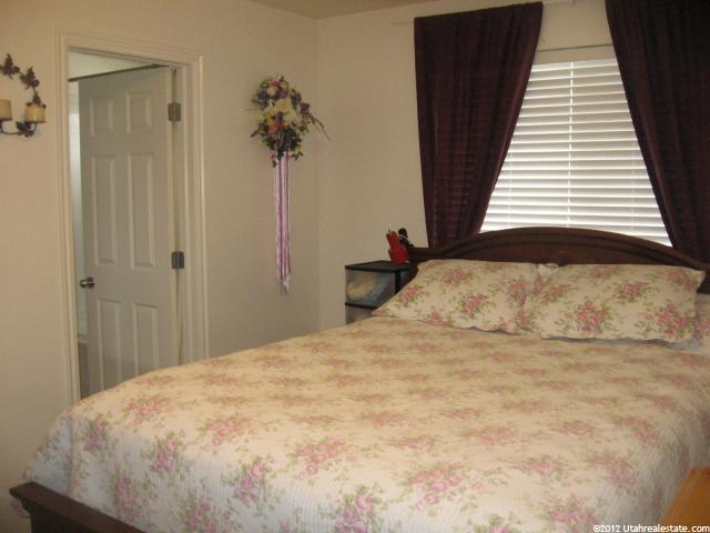 943 N 780 W, Clinton, UT 84015 — photo 12