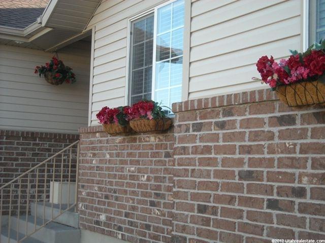 943 N 780 W, Clinton, UT 84015 — photo 4