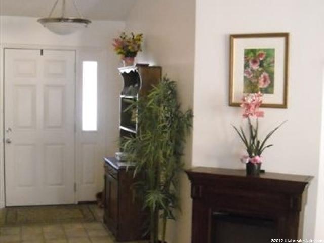 943 N 780 W, Clinton, UT 84015 — photo 6