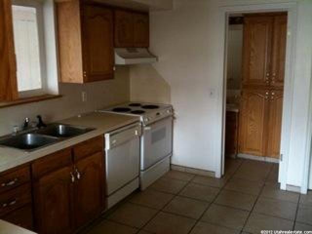 828 E 4200 S, South Ogden, UT 84403 — photo 2