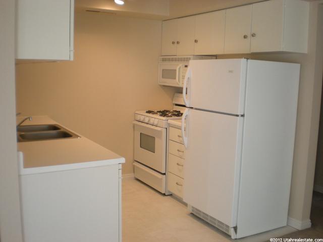 875 E Arrowhead Ln #15, Murray, UT 84107 — photo 4