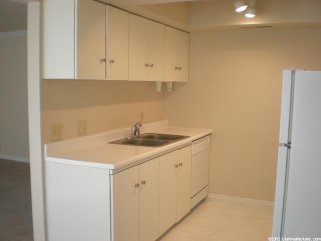 875 E Arrowhead Ln #15, Murray, UT 84107 — photo 5