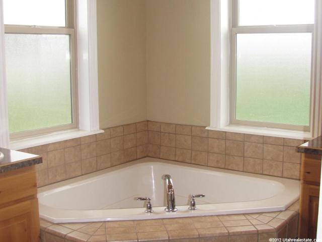 146 E 570 N, Smithfield, UT 84335 — photo 9