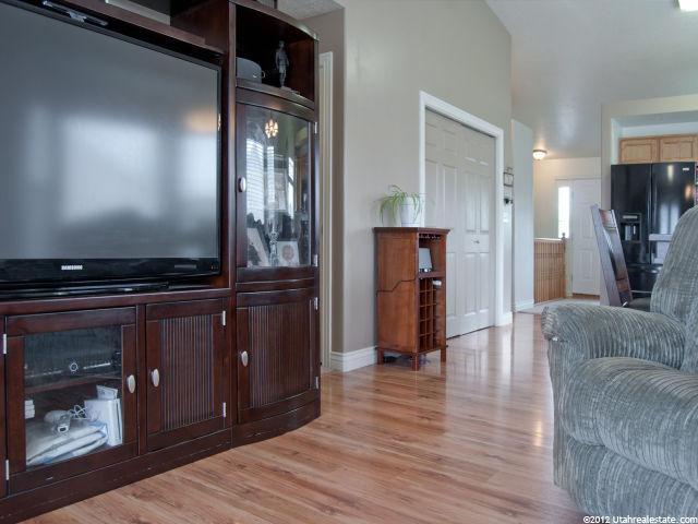 1277 W 2050 N, Clinton, UT 84015 — photo 8