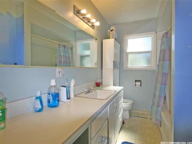 398 Lauralin Dr, Logan, UT 84321 — photo 9