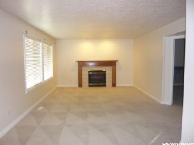 135 E Carrington Ln N, Centerville, UT 84014 — photo 3