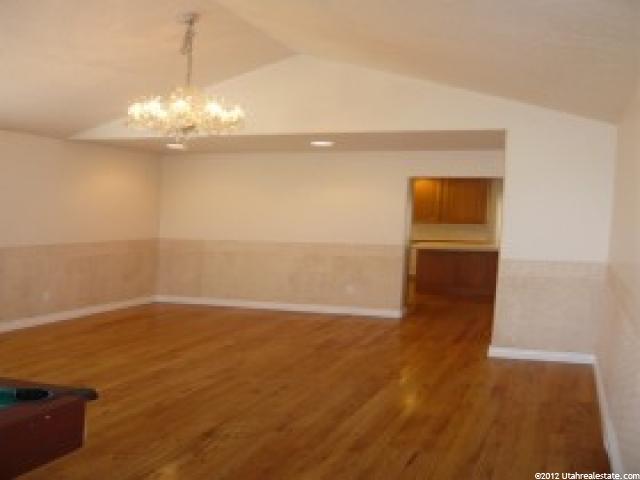 135 E Carrington Ln N, Centerville, UT 84014 — photo 4