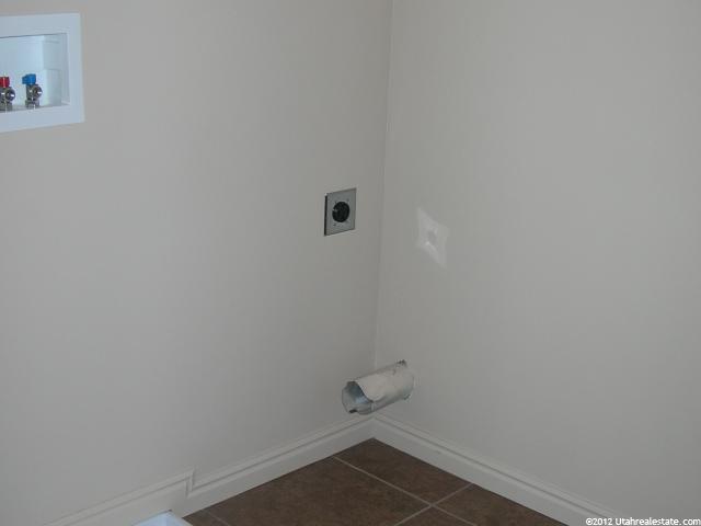 1293 W 1580 N, Clinton, UT 84015 — photo 4