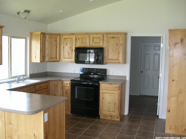 1426 W 1595 N, Clinton, UT 84015 — photo 7