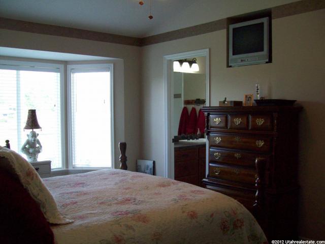 1340 W 1400 N, Farr West, UT 84404 — photo 7
