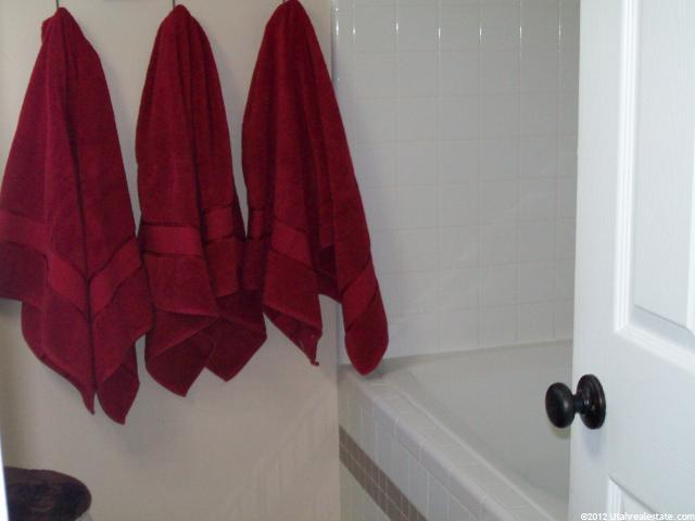 1340 W 1400 N, Farr West, UT 84404 — photo 8