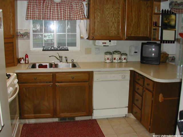 1563 E 2700 N, Layton, UT 84040 — photo 6