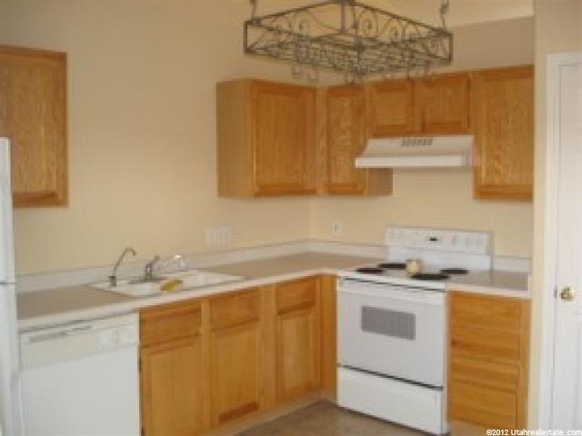 1359 N 2950 W, Clinton, UT 84015 — photo 3