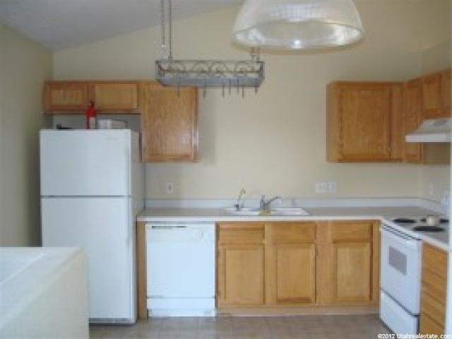 1359 N 2950 W, Clinton, UT 84015 — photo 4