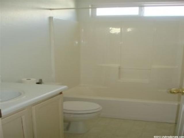 1359 N 2950 W, Clinton, UT 84015 — photo 6