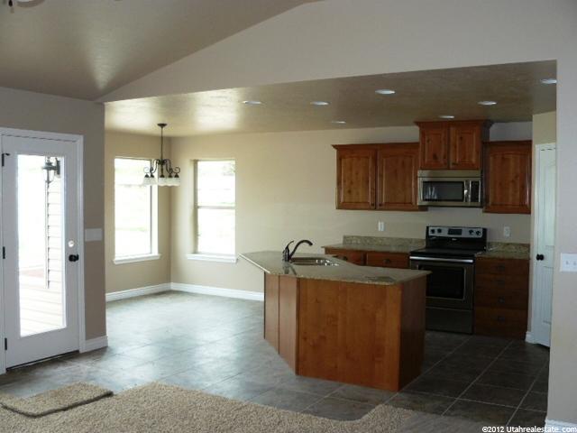 5240 S 3575 W, Roy, UT 84067 — photo 7