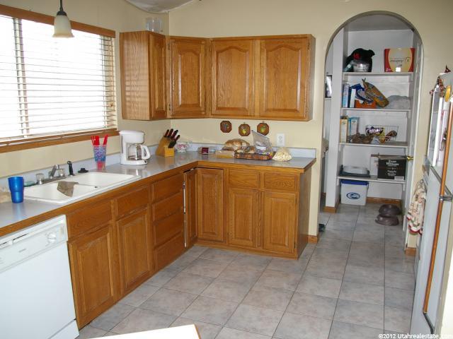 10736 S 1000 E, Sandy, UT 84094 — photo 4