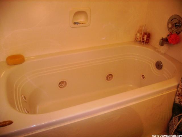 4638 S 2325 W, Roy, UT 84067 — photo 9