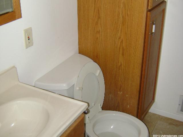 8284 Wayside Dr, Sandy, UT 84094 — photo 11