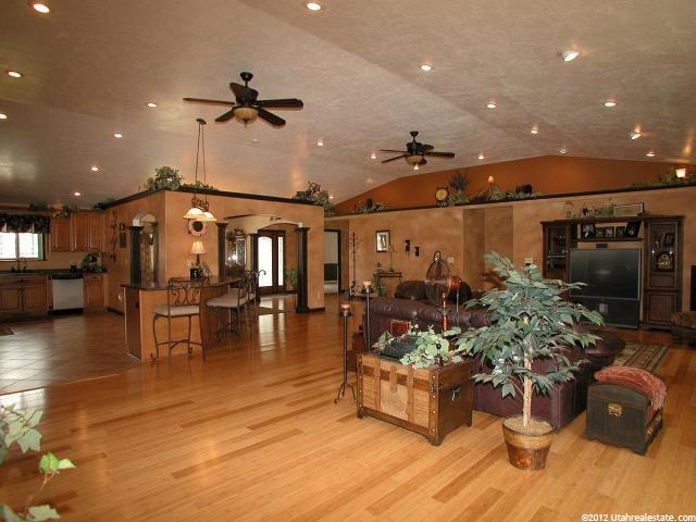 694 Granny Smith Cir, Preston, ID 83263 — photo 2