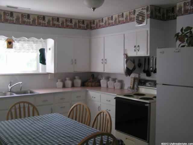 308 N 100 E, Hinckley, UT 84635 — photo 2