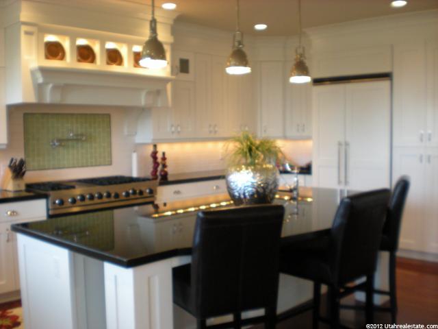 585 E 3550 S, Bountiful, UT 84010 — photo 2