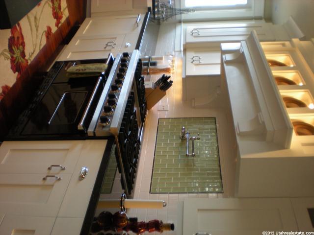 585 E 3550 S, Bountiful, UT 84010 — photo 3