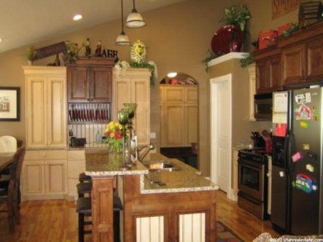 571 E Sunset Ln, Providence, UT 84332 — photo 3