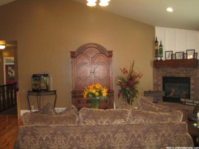 571 E Sunset Ln, Providence, UT 84332 — photo 5