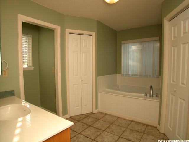 180 E 2100 S, Providence, UT 84332 — photo 4