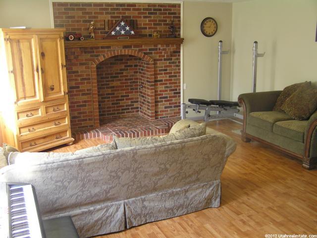 813 E Creekside Dr, Layton, UT 84041 — photo 5