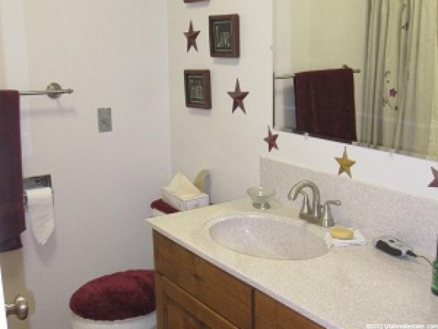 284 N Center St, Delta, UT 84624 — photo 6