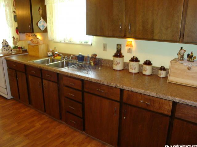 583 E 300 N, Duchesne, UT 84021 — photo 2