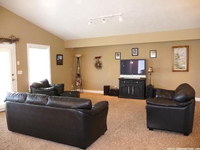 677 E 300 S, Smithfield, UT 84335 — photo 4