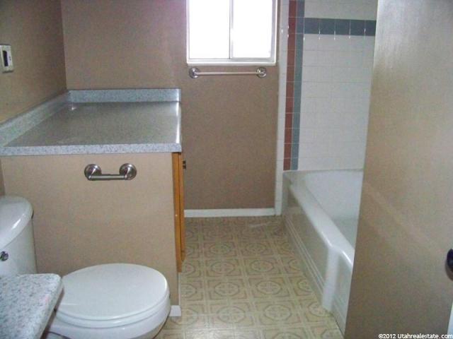 2075 W Clara St, Layton, UT 84041 — photo 11