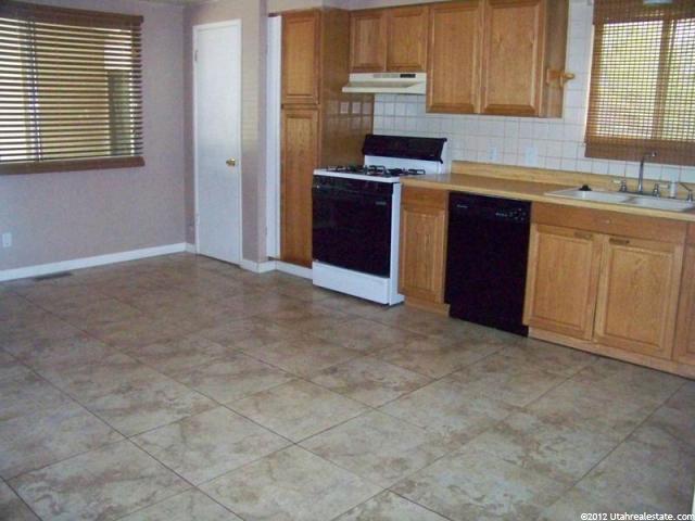 2075 W Clara St, Layton, UT 84041 — photo 5