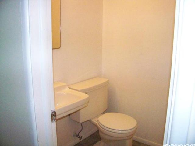 2075 W Clara St, Layton, UT 84041 — photo 7