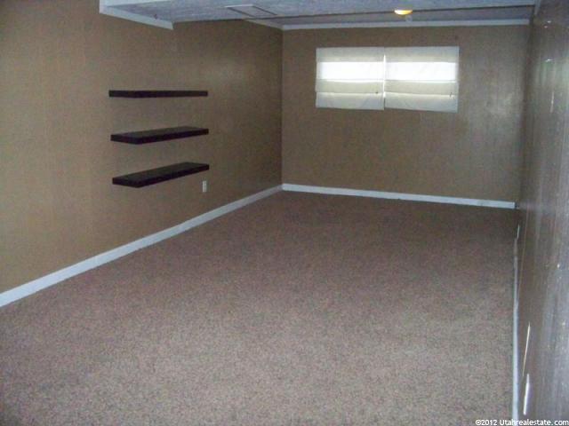 2075 W Clara St, Layton, UT 84041 — photo 10