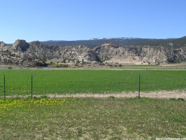 180 S Rustler St, Teasdale, UT 84773 — photo 5
