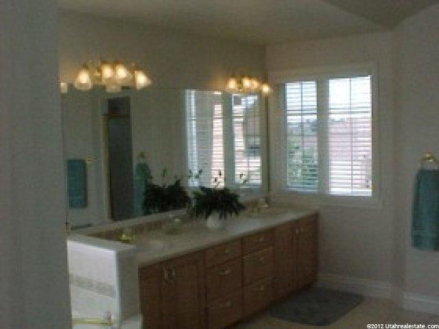 1678 E Beechwood Dr, Layton, UT 84040 — photo 3