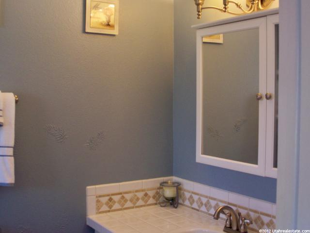19 W Park Cir N, Vernal, UT 84078 — photo 8