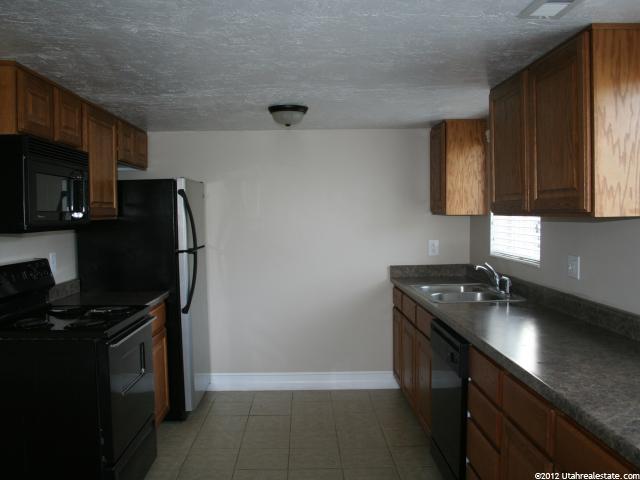 1689 E 8600 S, Sandy, UT 84093 — photo 2